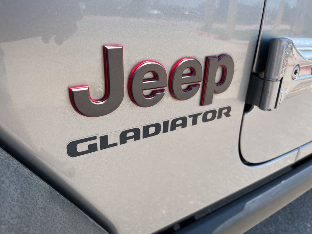 Thumbnail: 2020 Jeep Gladiator - 15