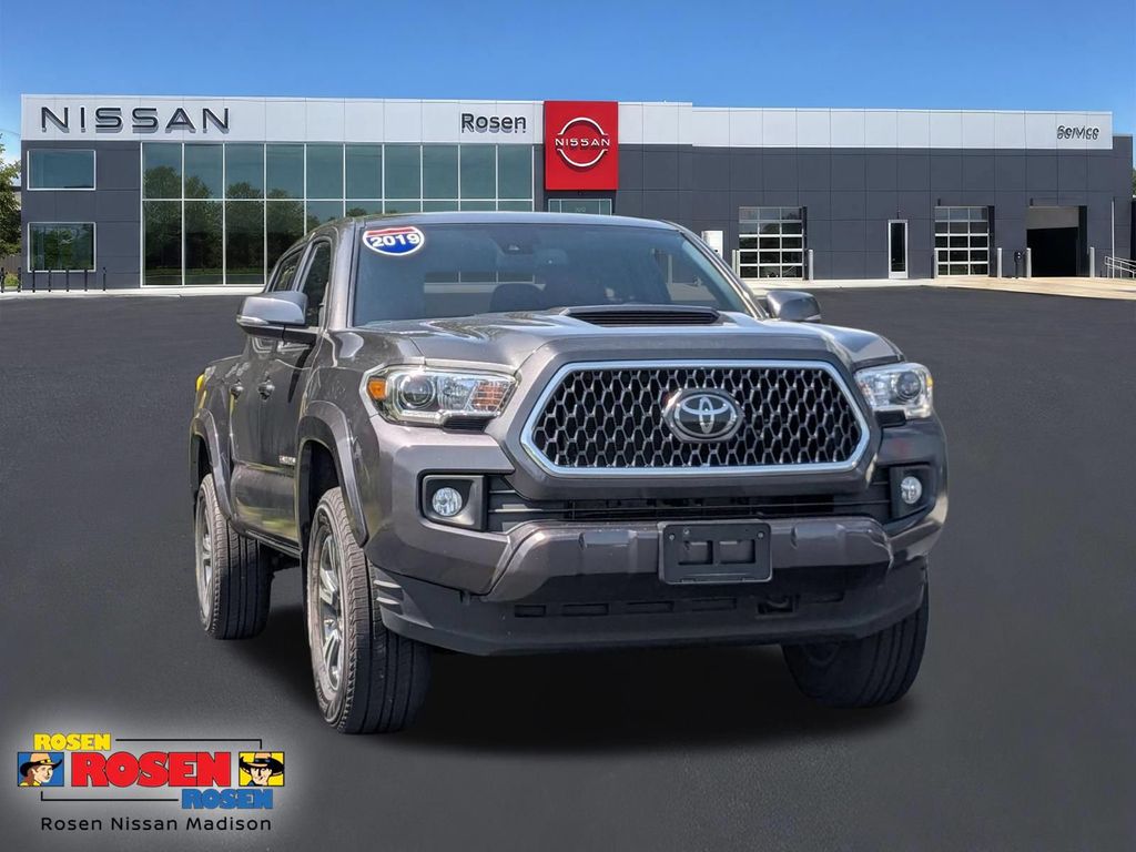 Magnetic Gray Metallic 2019 Toyota Tacoma Pickup Truck Four-Wheel Drive 6-Speed Automatic