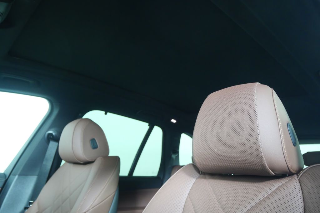 Thumbnail: 2026 BMW X5 - 12