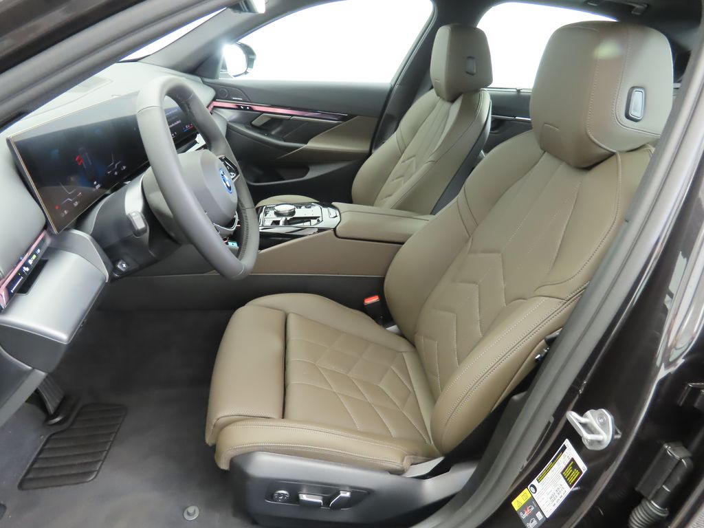 2025 BMW i5 eDrive40 19
