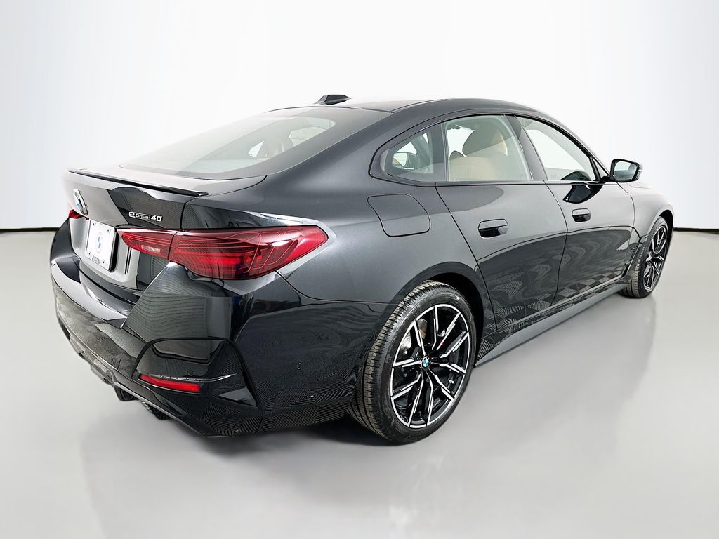 Thumbnail: 2026 BMW i4 - 5