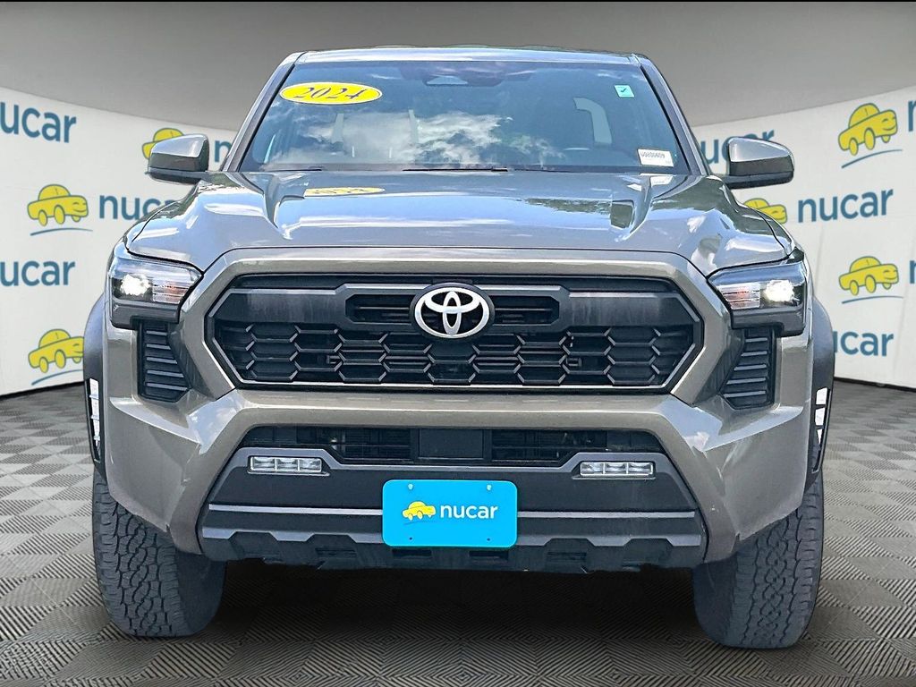 2024 Toyota Tacoma — photo 2