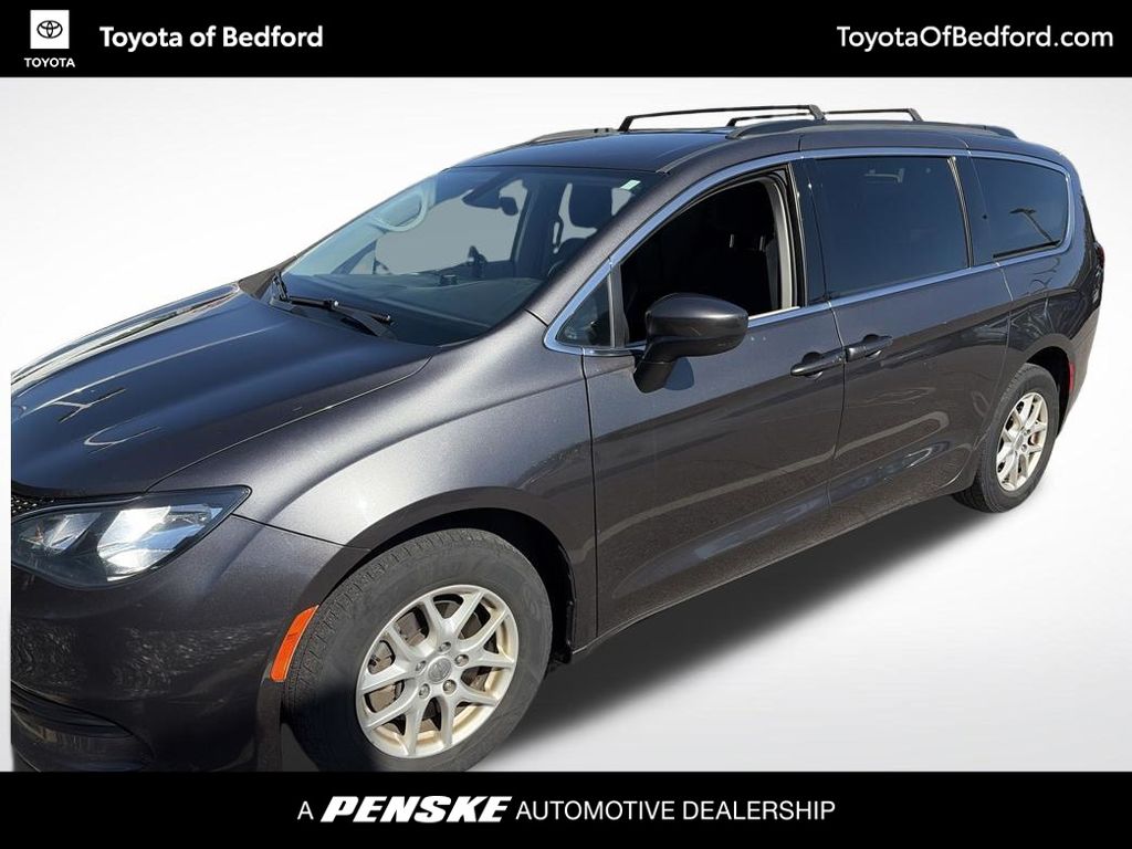 2017 Chrysler Pacifica LX -
                  Bedford, OH
