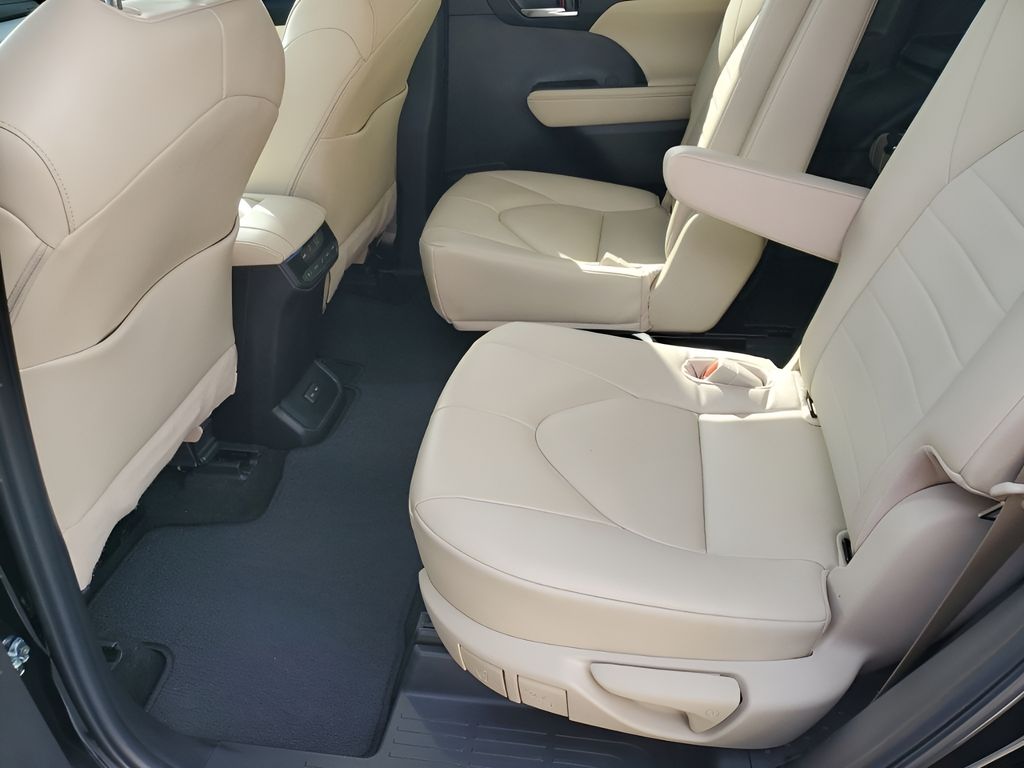 Used Car 2023 Toyota Highlander  Limited For Sale Under $40,000 In Austin, Texas