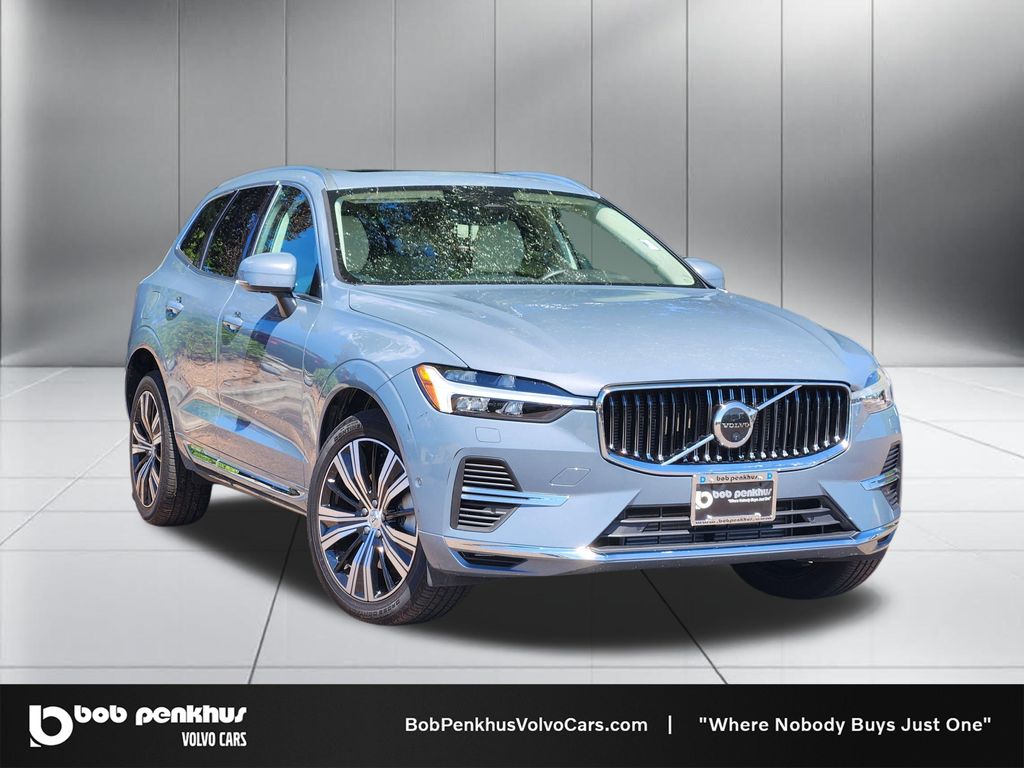 2023 Volvo XC60 Recharge Plug-In Hybrid T8 Plus Bright Theme