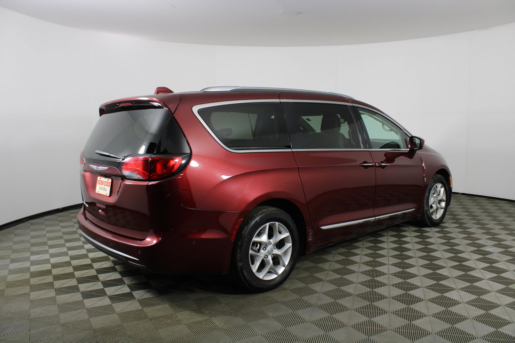 Used 2019 Chrysler Pacifica for sale in 