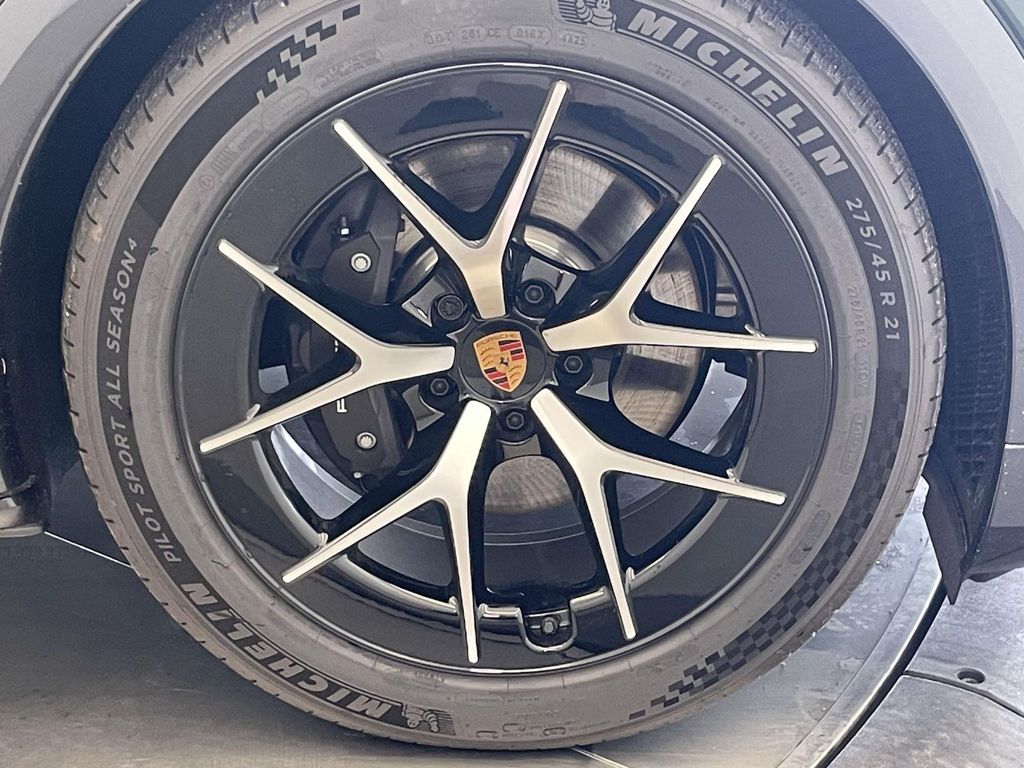 2026 Porsche Cayenne Base Green at Audi Porsche Sewickley