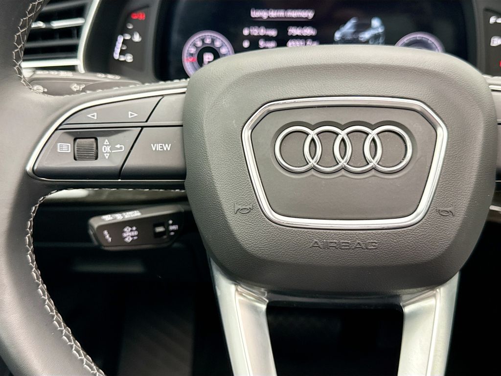 Thumbnail: 2025 Audi Q7 - 11