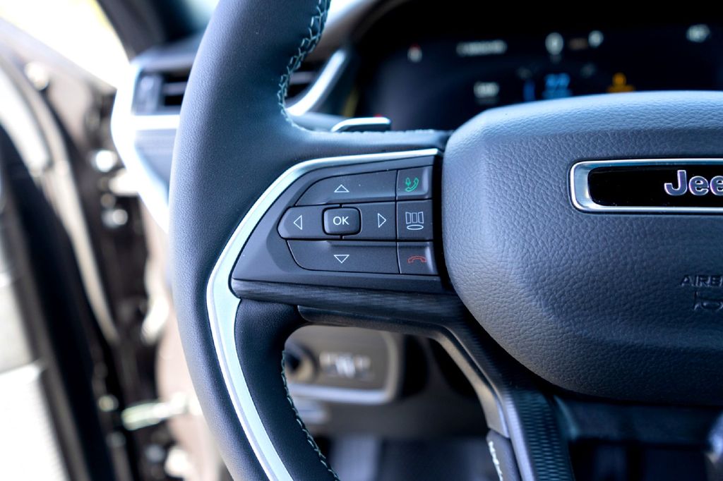 New Car 2025 Jeep Grand Cherokee L  Laredo For Sale Under $50,000 In Taylor, Texas