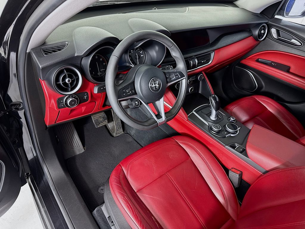 Thumbnail: 2018 Alfa Romeo Stelvio - 9