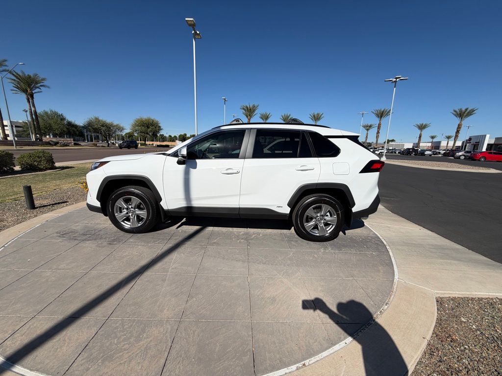 Thumbnail: 2025 Toyota RAV4 - 8