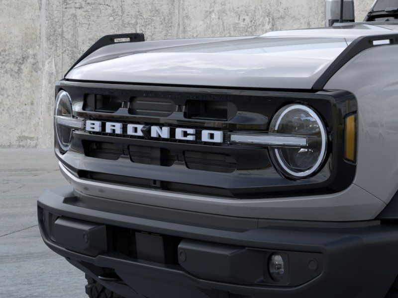 2026 Avalanche Gray Ford Bronco Outer Banks 4X4 SUV