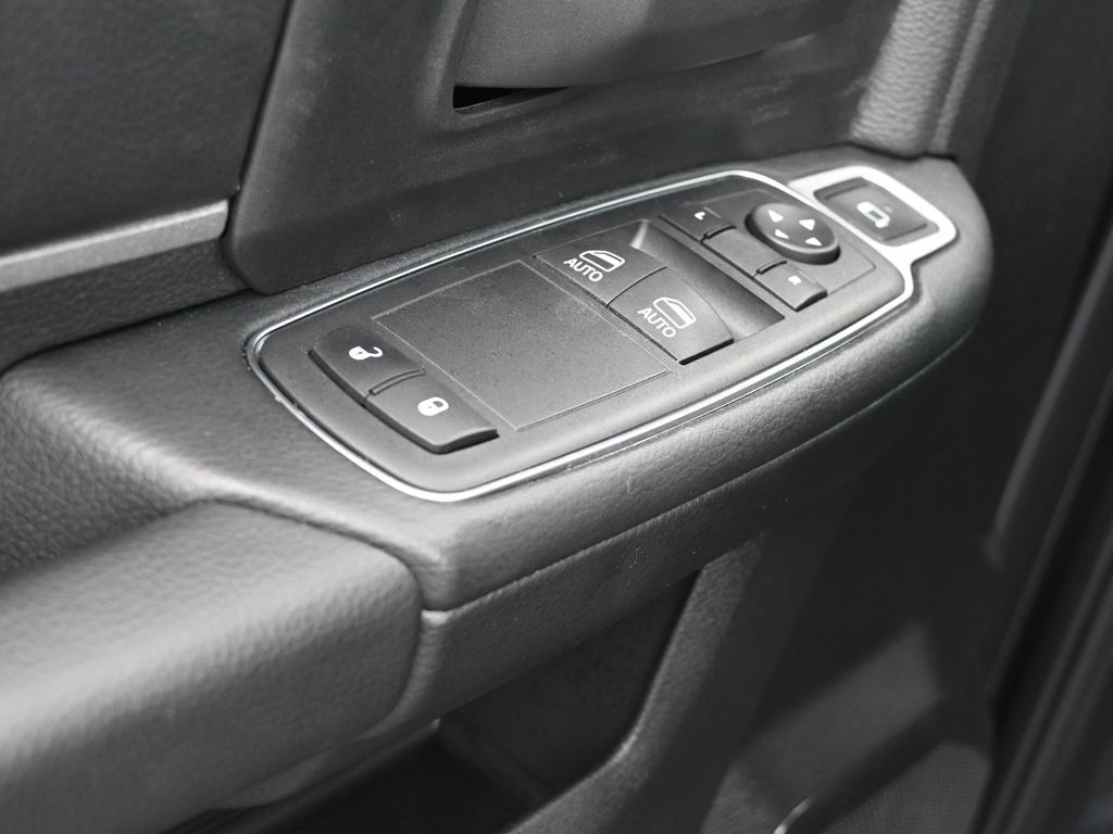 Used 2024 Granite Crystal Metallic Clearcoat Ram Tradesman image 16