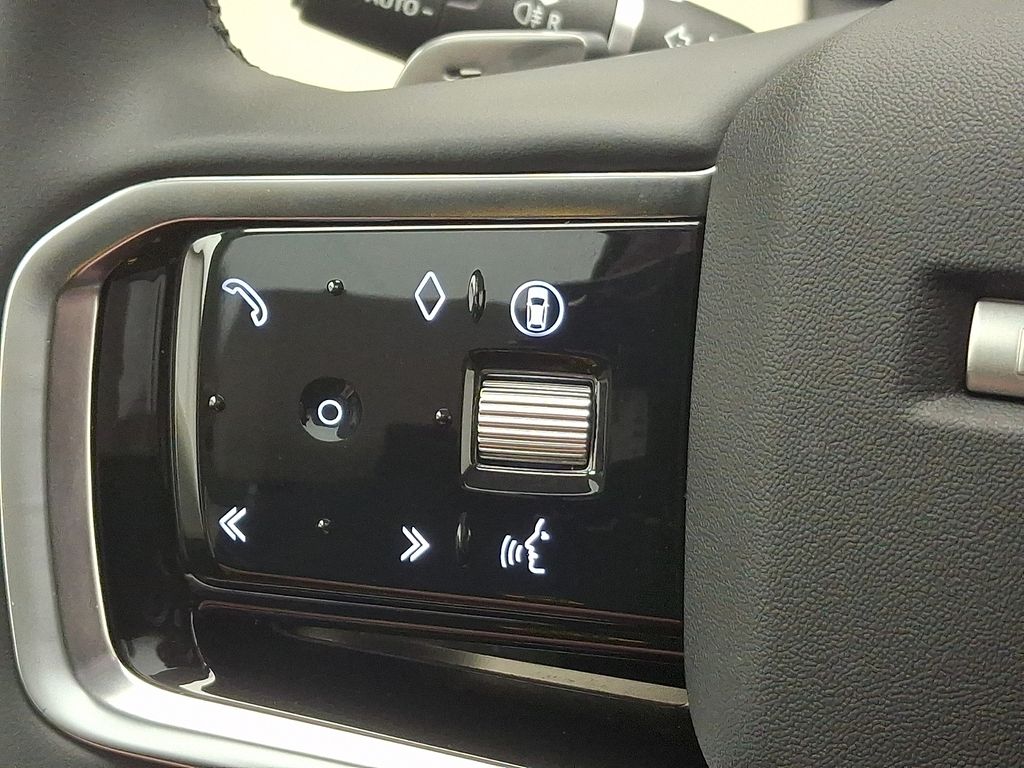 Thumbnail: 2025 Land Rover Discovery Sport - 23