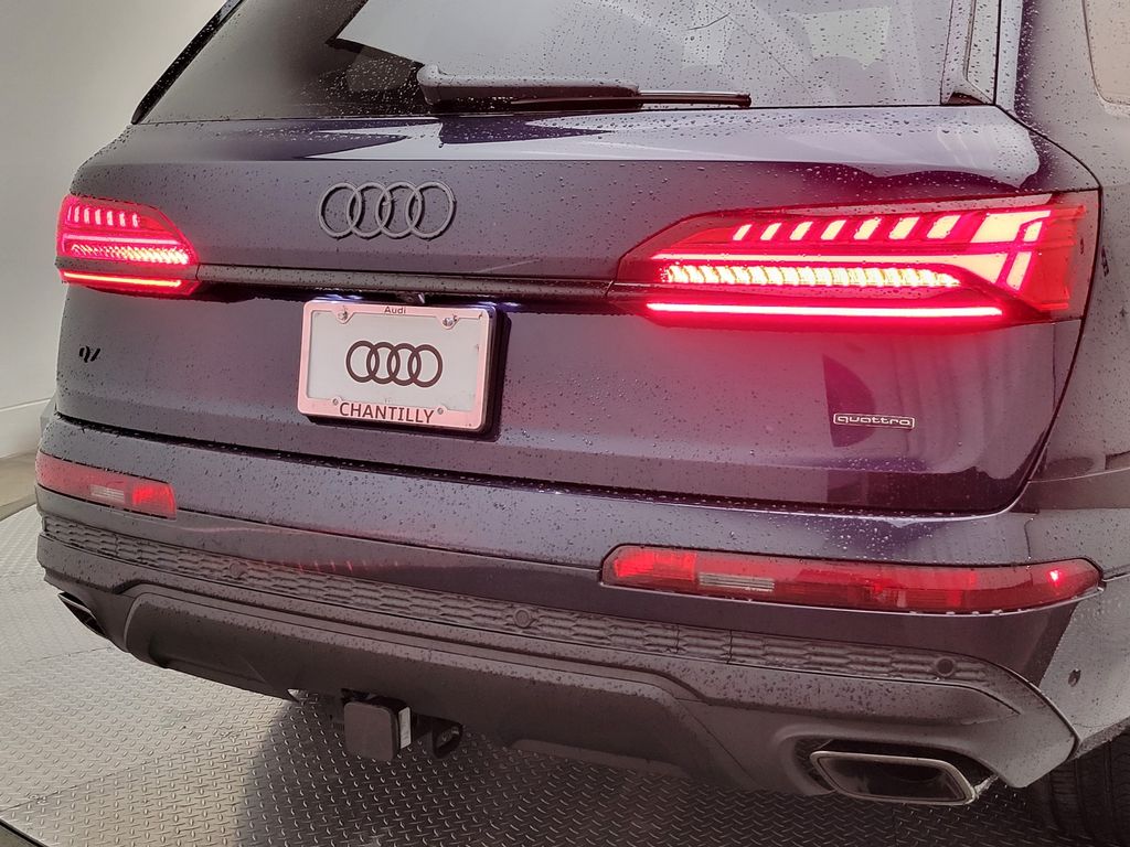 Thumbnail: 2026 Audi Q7 - 7