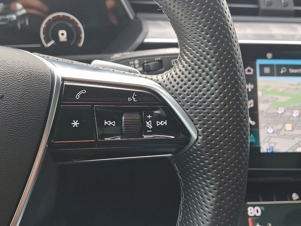 Thumbnail: 2022 Audi e-tron S - 23