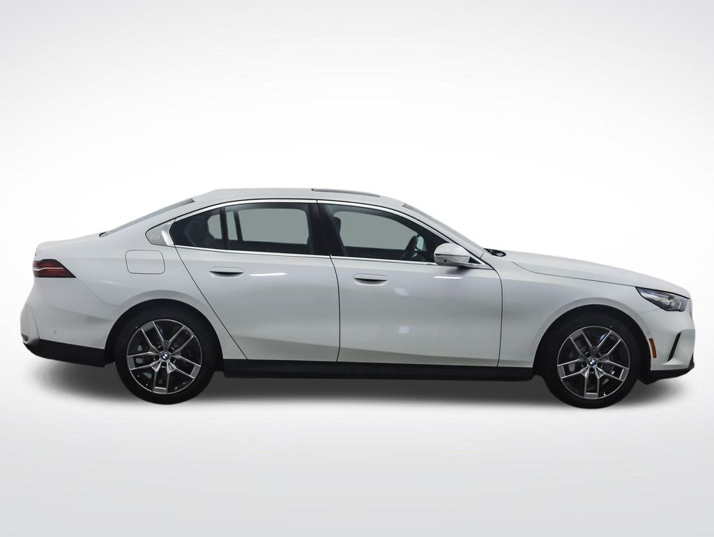 Thumbnail: 2026 BMW 5 Series - 6
