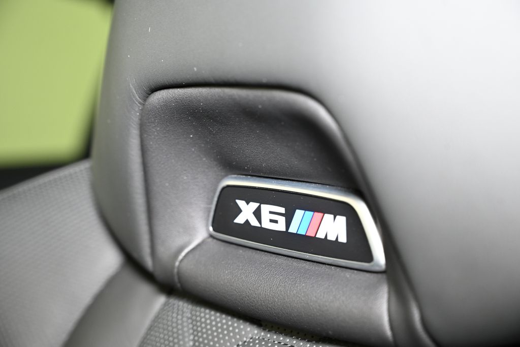 Thumbnail: 2022 BMW X6 - 21