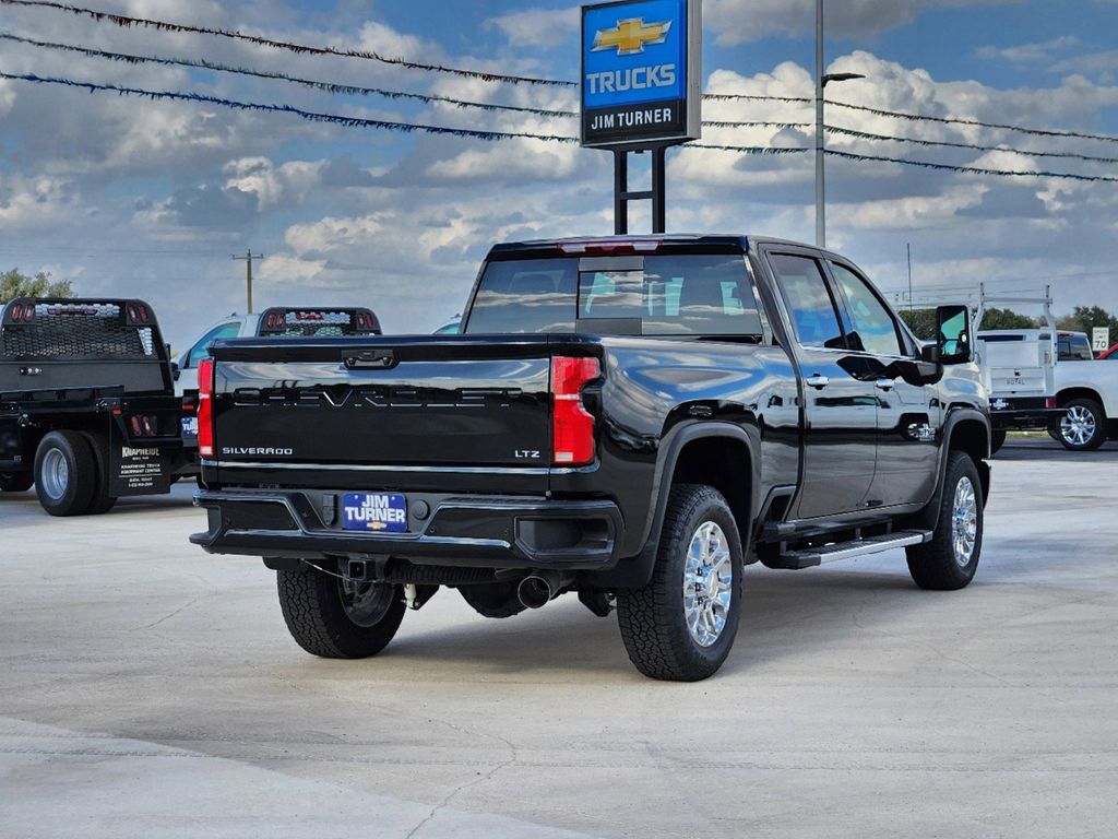 2024 Chevrolet Silverado 2500HD LTZ 3