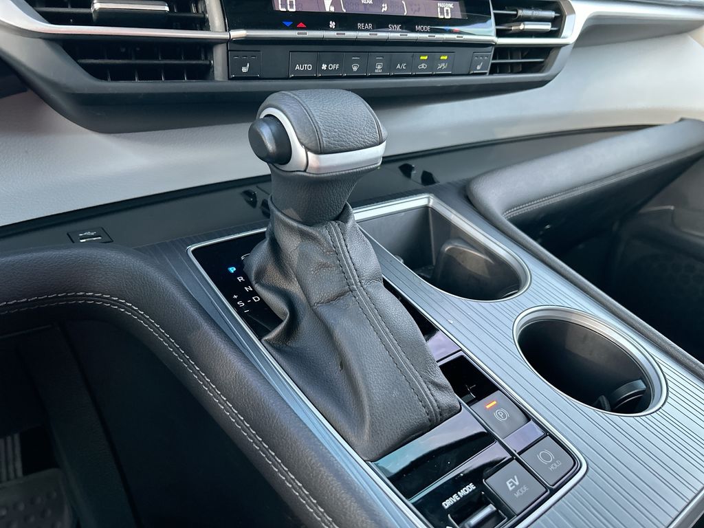 Thumbnail: 2025 Toyota Sienna - 27
