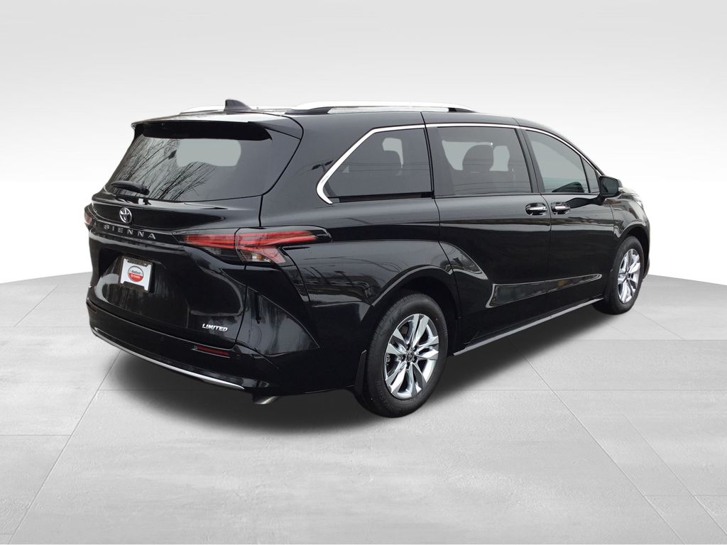 Thumbnail: 2026 Toyota Sienna - 5