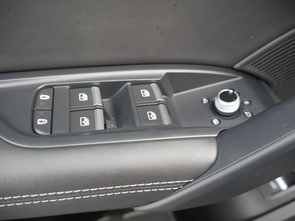 Thumbnail: 2023 Audi Q5 - 18