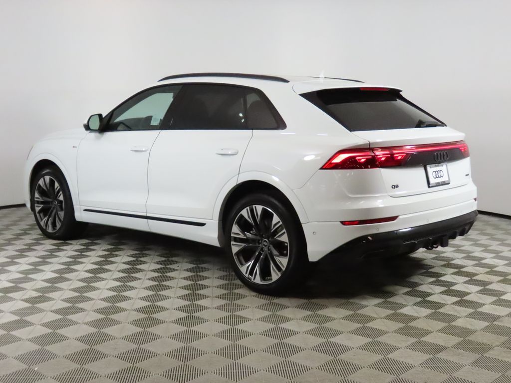 Thumbnail: 2026 Audi Q8 - 3