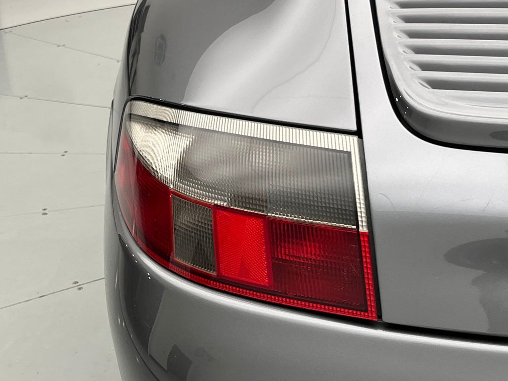 Thumbnail: 2002 Porsche 911 - 30