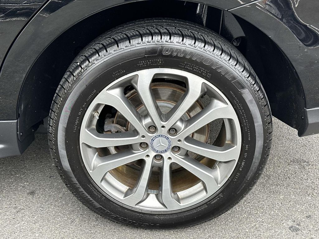 Thumbnail: 2016 Mercedes-Benz GLE - 15