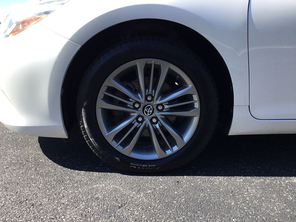 Thumbnail: 2016 Toyota Camry - 9