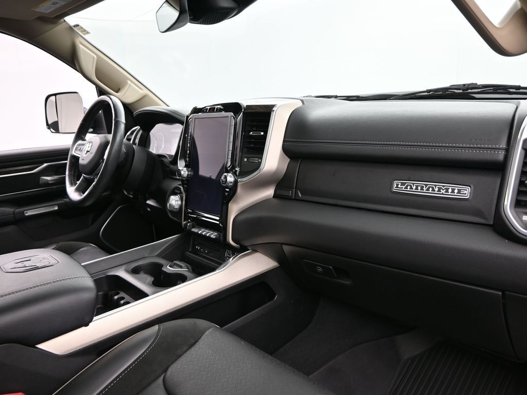 2019 Ram 1500 Laramie Crew Cab 4x4 5'7" Box