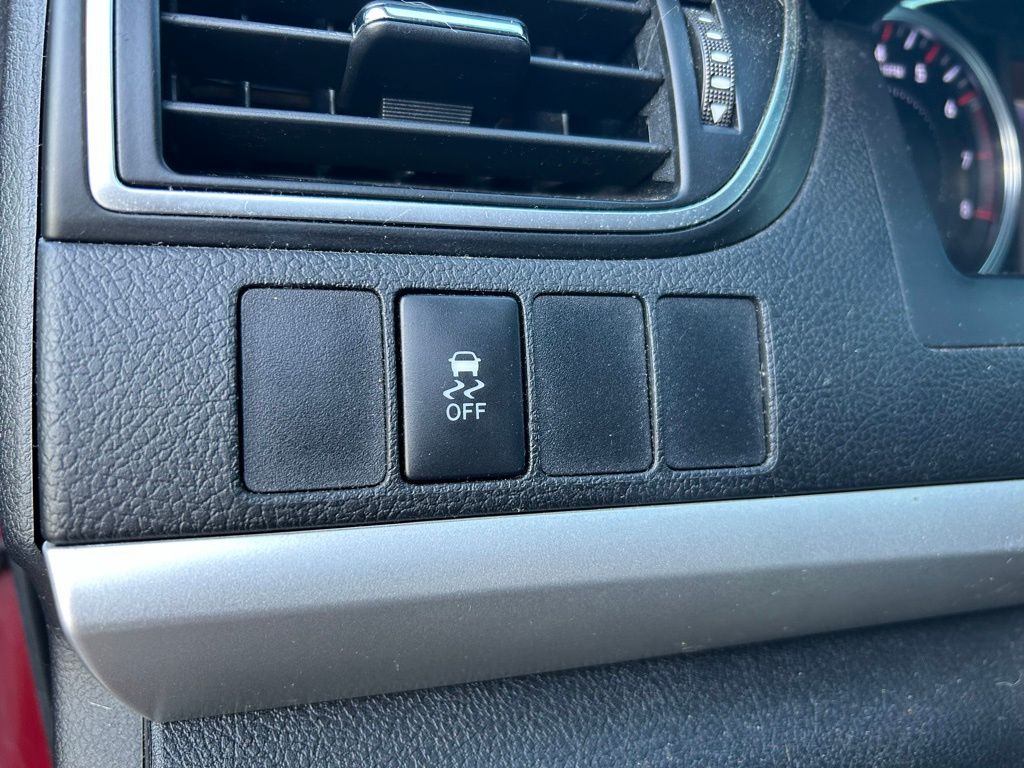 Thumbnail: 2016 Toyota Camry - 18
