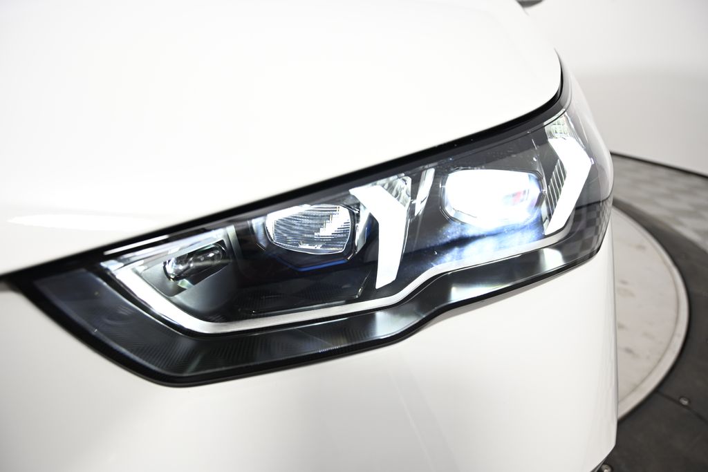 Thumbnail: 2026 BMW i5 - 9