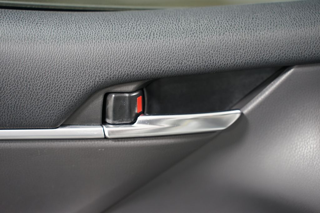 2023 Toyota Camry SE 30