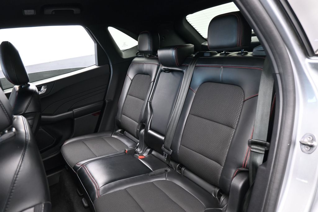 Used 2024 Silver Metallic Ford ST-Line image 28