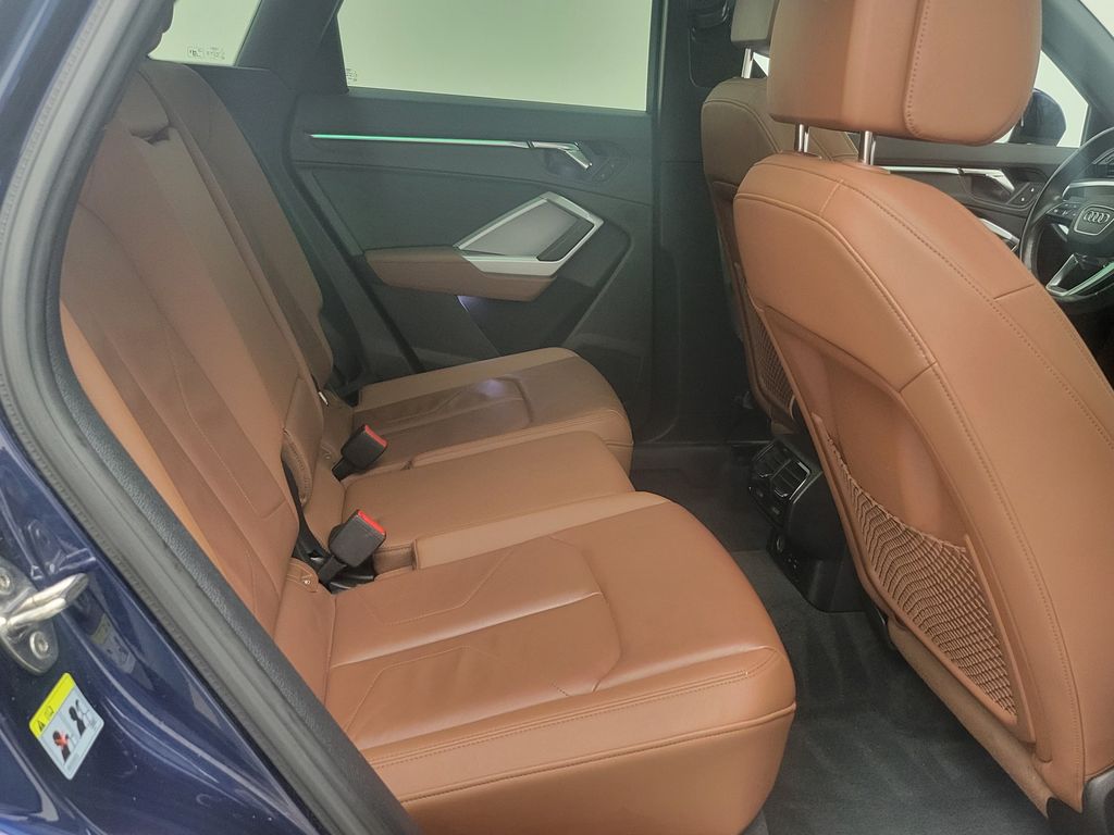 Thumbnail: 2022 Audi Q3 - 16