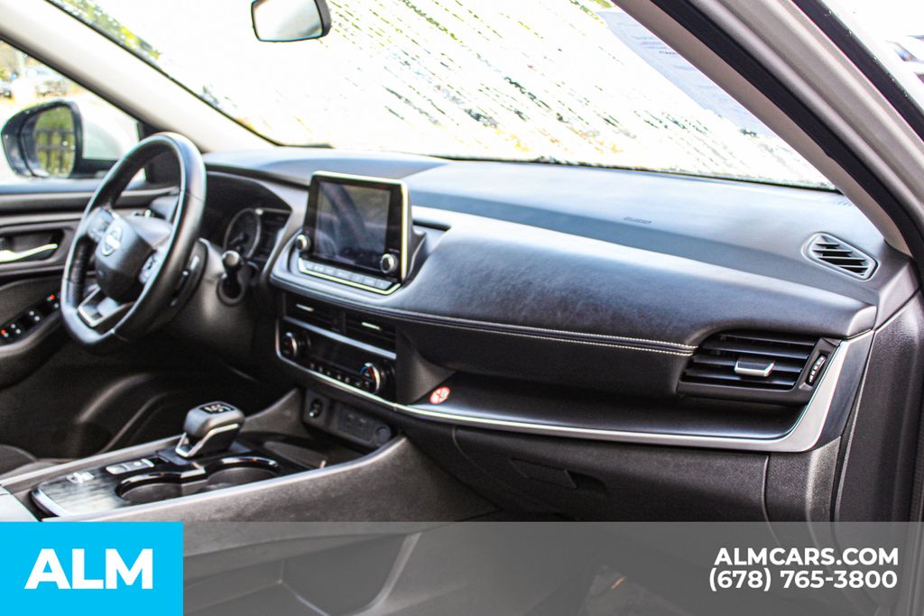 Used 2025 Silver Nissan SV image 22