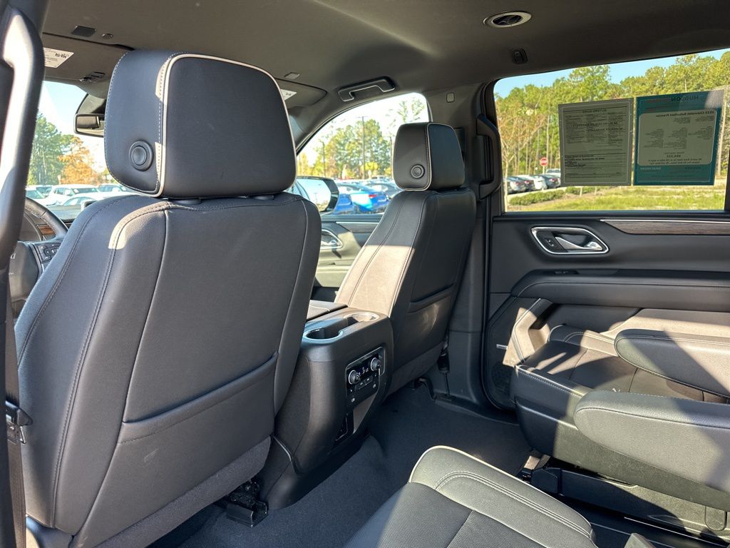 2023 Chevrolet Suburban Premier 21