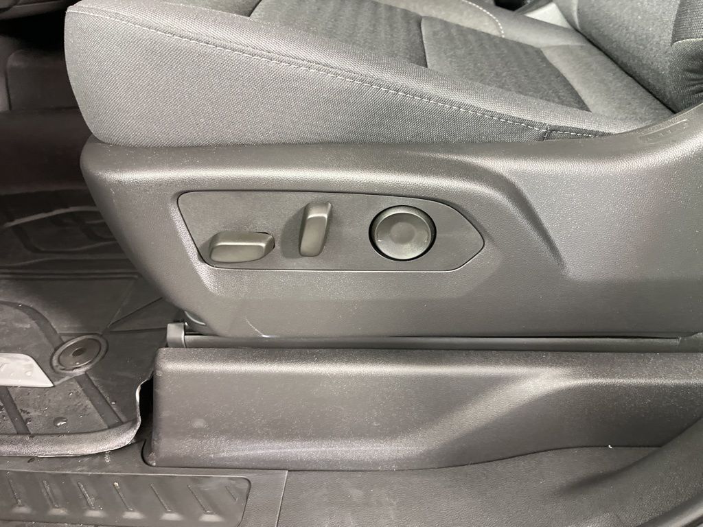 2025 Chevrolet Silverado 1500 Custom 23