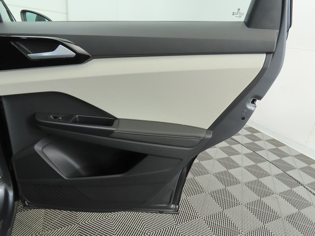 Thumbnail: 2025 Volkswagen Taos - 27