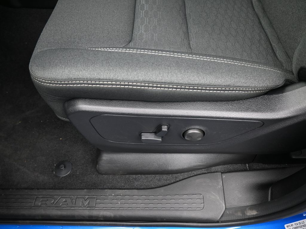 New 2026 Hydro Blue Pearlcoat Ram Big Horn/Lone Star image 15