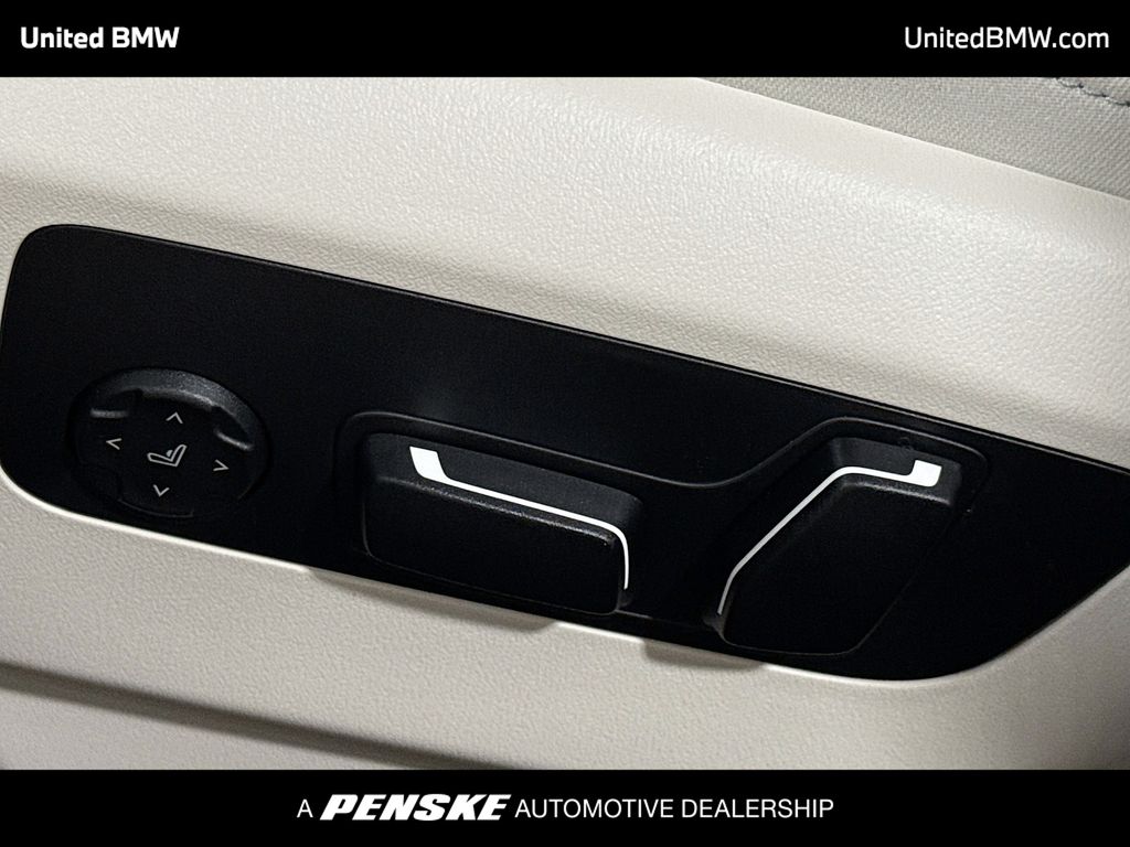 Thumbnail: 2026 BMW i5 - 4