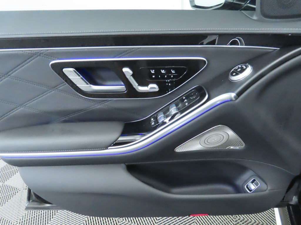 2025 Mercedes-Benz S-Class AMG S 63 4MATIC 26
