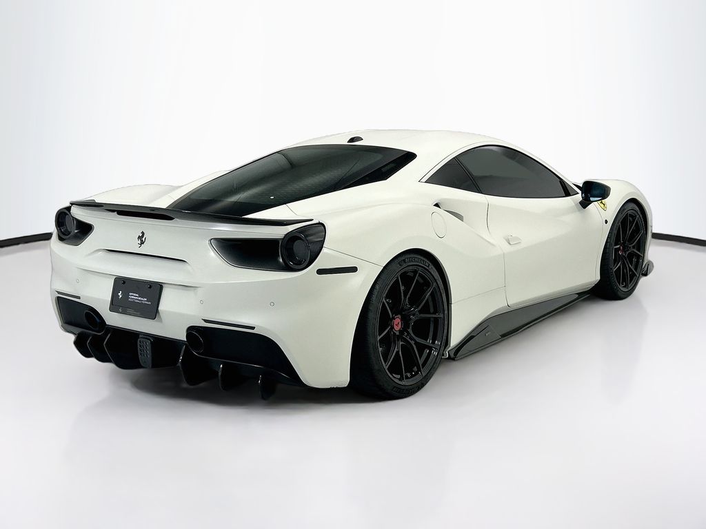 Used 2018 Bianco Avus Ferrari  image 5