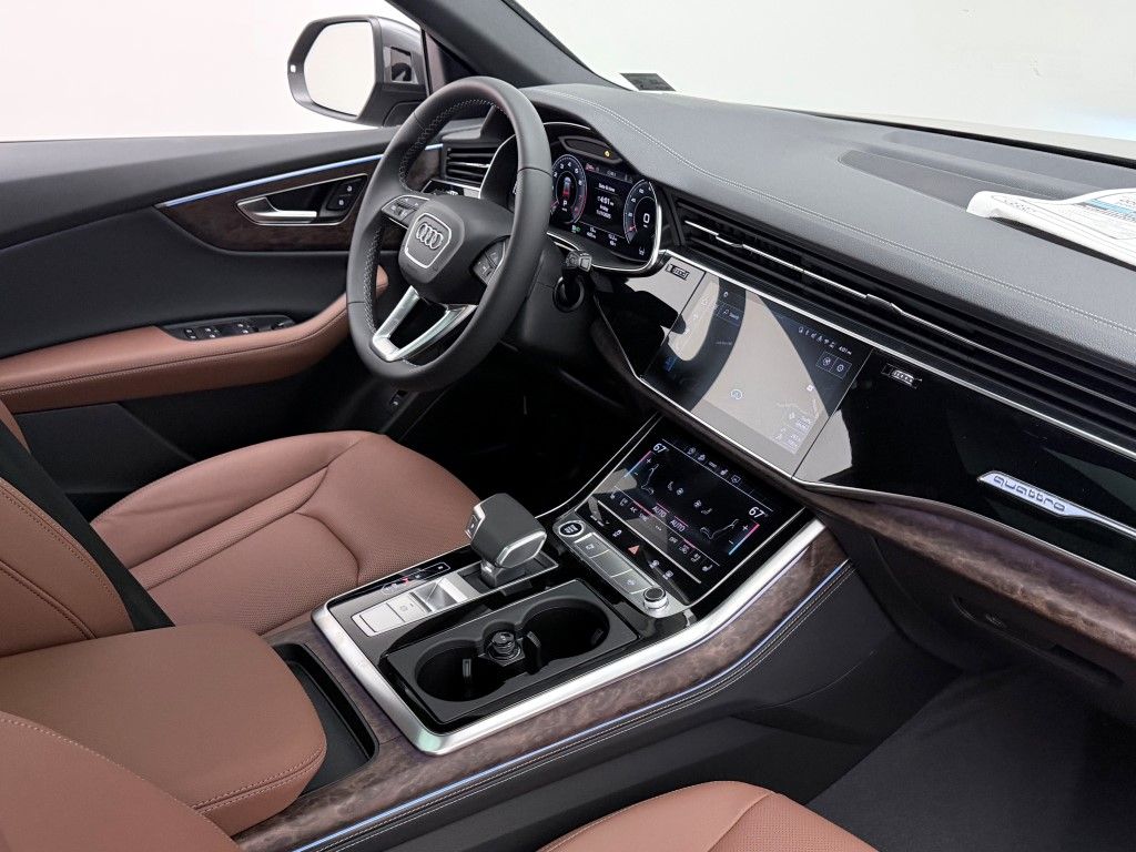 Thumbnail: 2026 Audi Q8 - 17