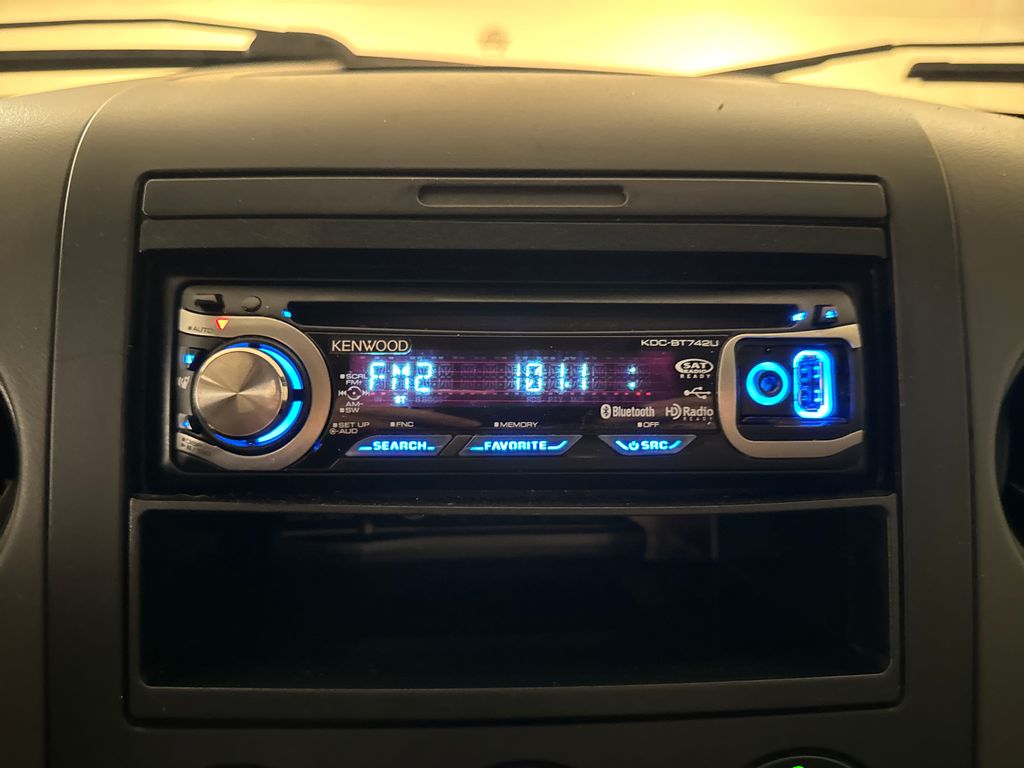 Used 2006 Silver Ford XL image 25