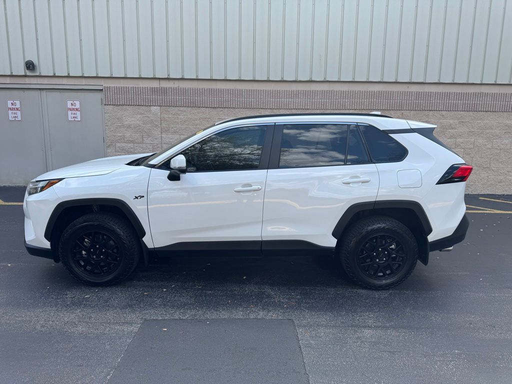 2024 Toyota RAV4 XLE 2