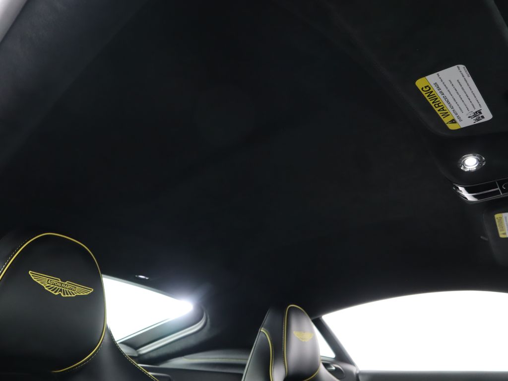 2025 Aston Martin Vantage  19
