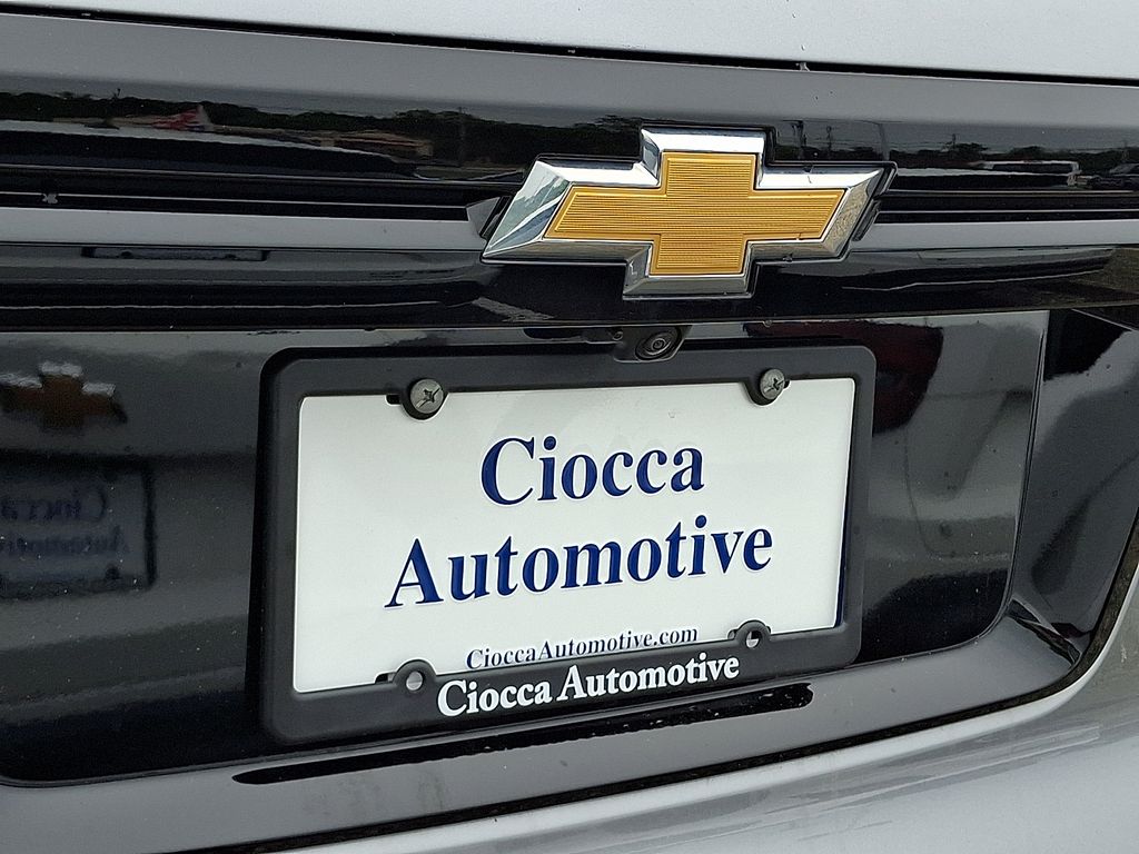 used 2025 Chevrolet Traverse car, priced at $39,629