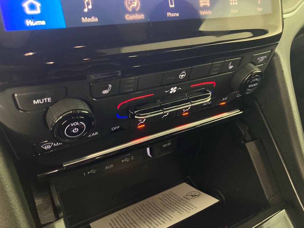 New 2025 Silver Jeep Limited image 8